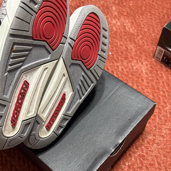 Jordan 3 Retro Kids - Size 1Y Good condition - Picture 3 of 3